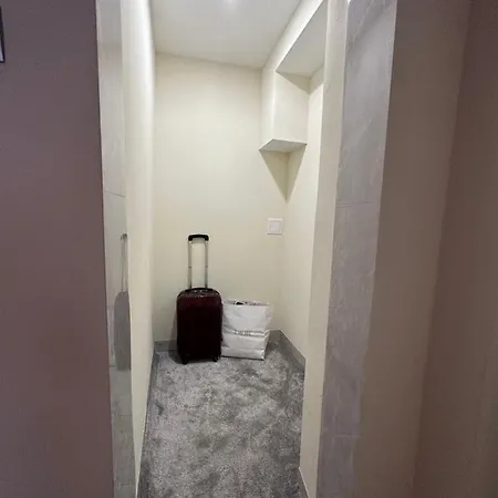 Lux Center בית הארחה סופיה