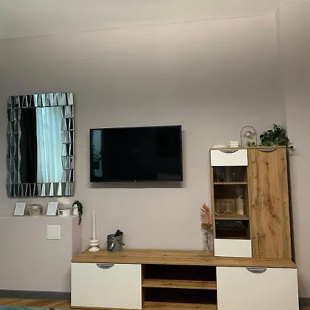 Lux Center ゲストハウス *