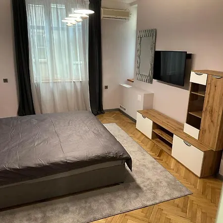 בית הארחה Lux Center