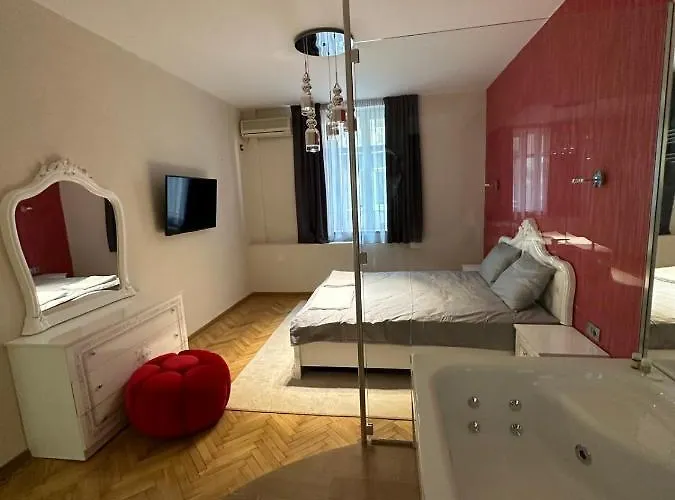 Guest house Lux Center